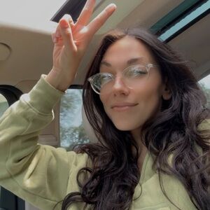 Meet your Posher, Lauren